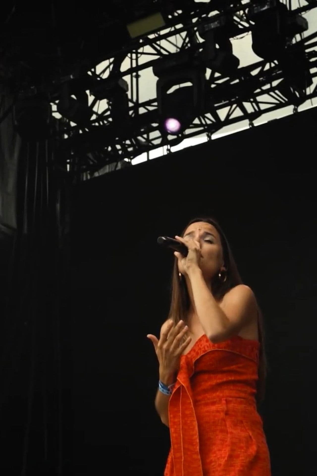 L'Onada | JUDIT NEDDERMAN