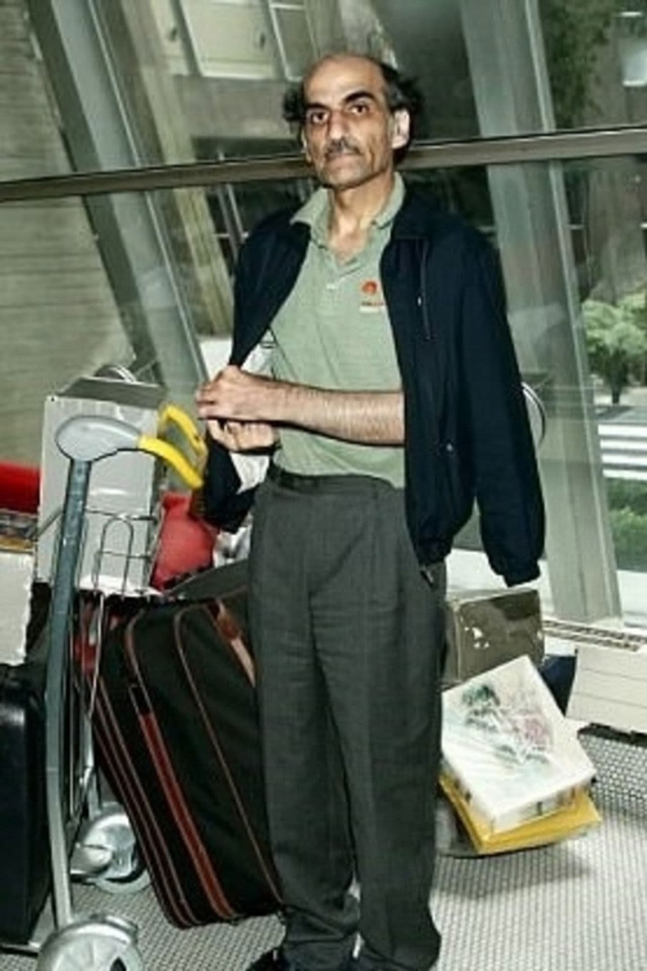 Waiting for Godot at De Gaulle