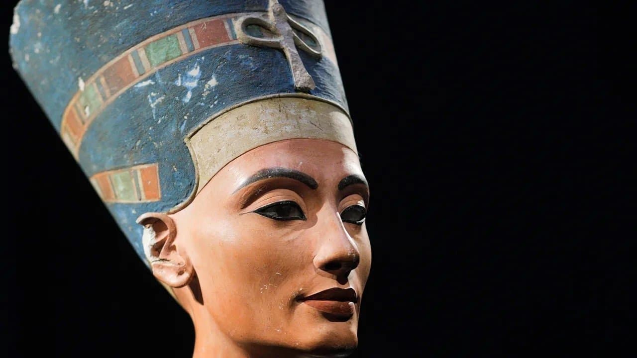 Nefertiti: Who Does She Belong To?