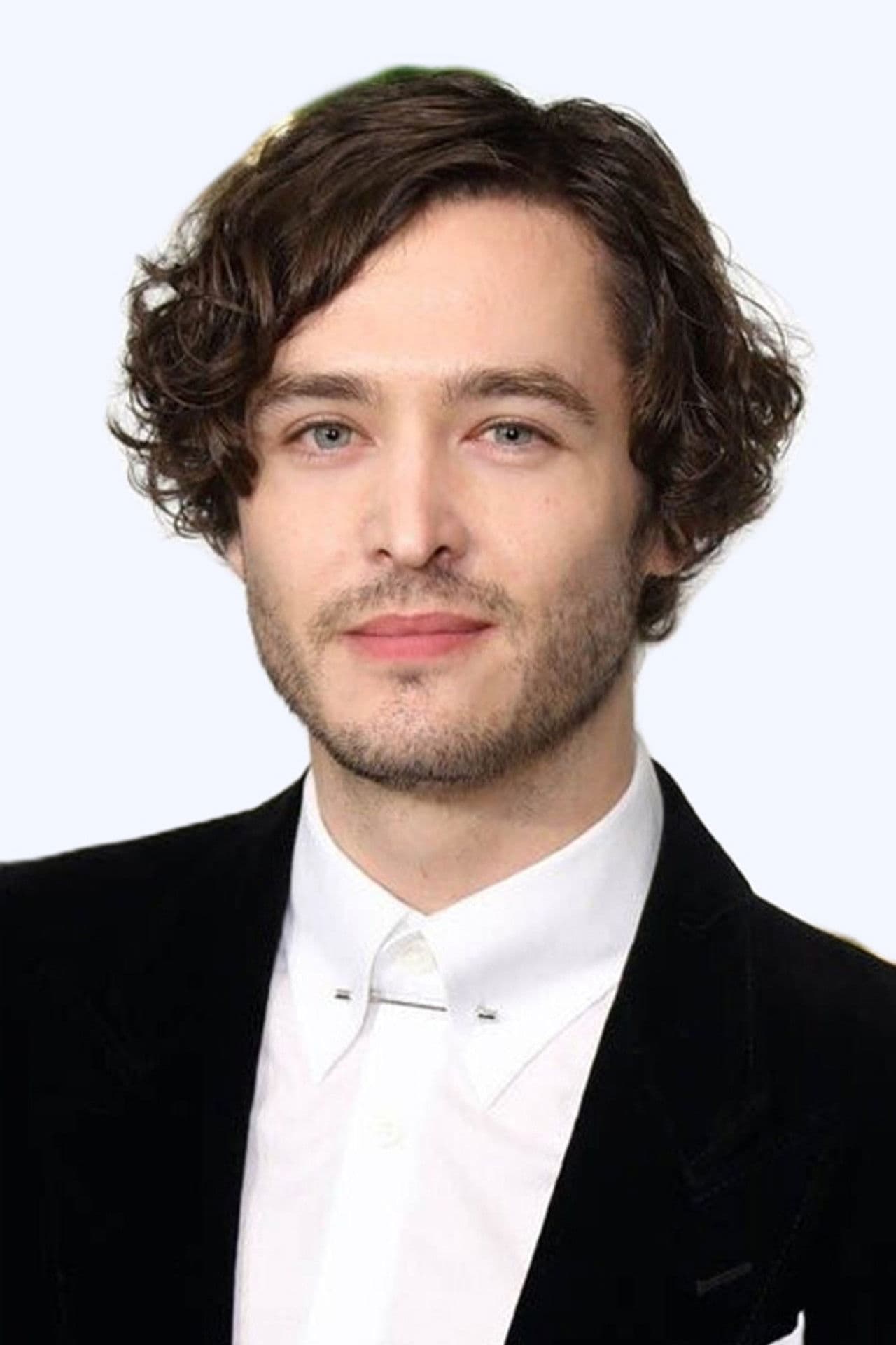 Alexander Vlahos
