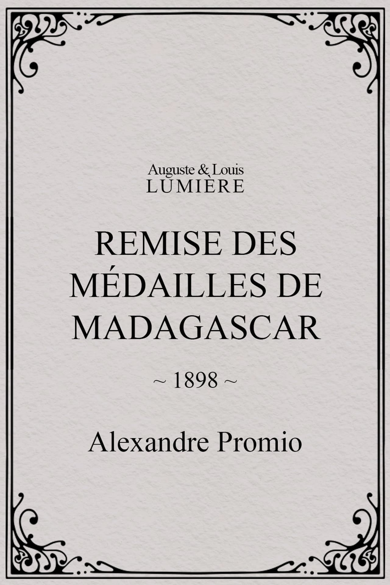 Remise des médailles de Madagascar