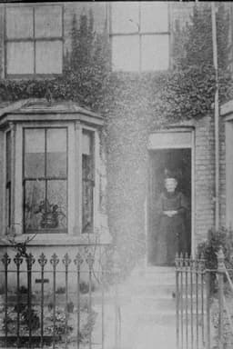 A Visit to the Spiritualist