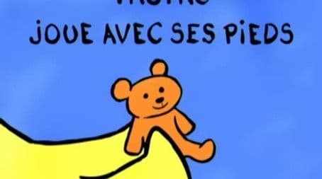 Trotro plays with his feet