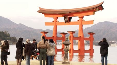 Miyajima Island Introduces 100 Yen Visitor Tax