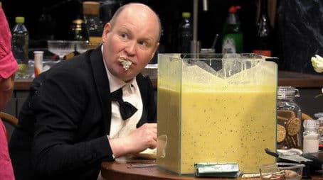 An aquarium with béarnaise!