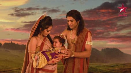 Kunti gives birth to Bheem