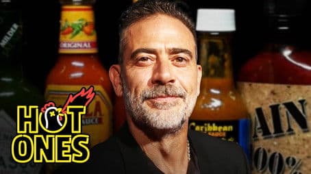 Jeffrey Dean Morgan Can’t Feel His Face While Eating Spicy Wings
