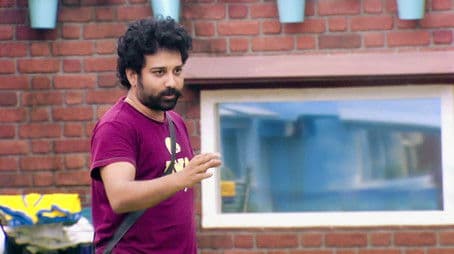 Shiva Balaji Insults Adarsh