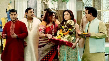 Rajni Performs Visarjan Rituals