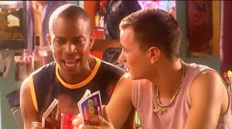 Zon, zee, sex en zombies