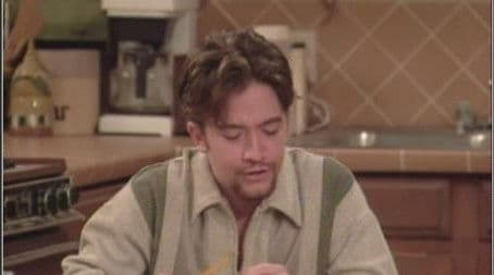 Kelly Knows Something