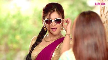 Surili Makes Rajni A Maid