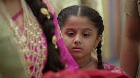 Doree prays for the baby