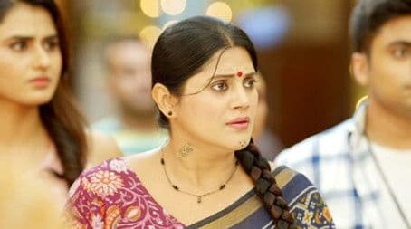 Police Arrive To Arrest Pushpa