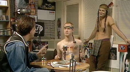 Vuxna män gör saker tillsammans