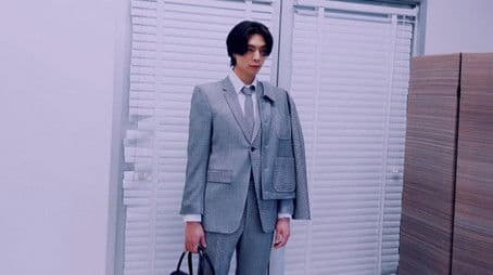 JOHNNY at NYFW, getting ready with Thom Browne🕶✨