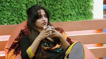 Day 43: Anjali, Aditi in a Fix