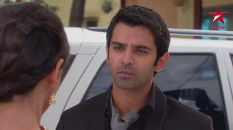 Arnav asks Khushi to pay