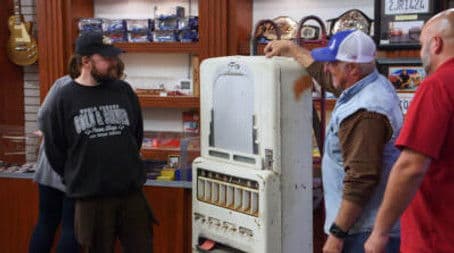 Mo' Monet, Mo' Problems