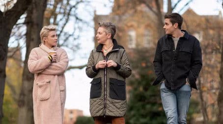 Florence Pugh's English Odyssey