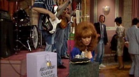 Married... with Prom Queen: The Sequel (2)