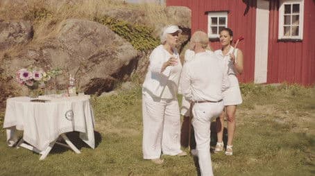 Remote-Controlled Boat & Crocquet