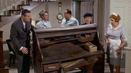 You Ain't Fully Dressed Without a Smile