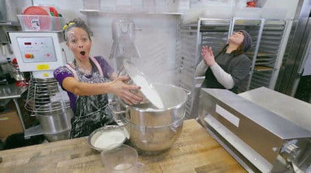 Meekah Makes Icing at the Gingerbread Factory