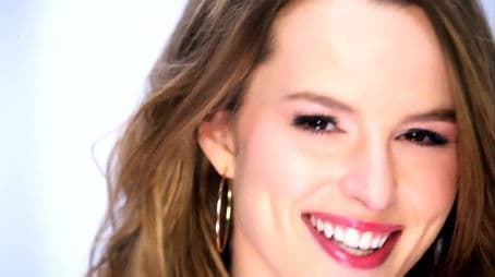 Bridgit Mendler - Undateable (Music Video)