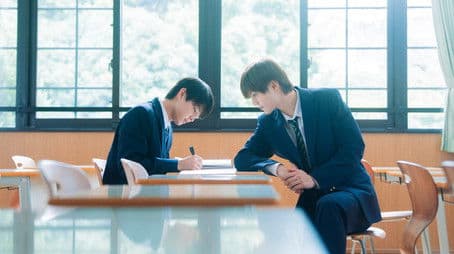 An Ordinary Boy Gets Caught by a Popular High School Star