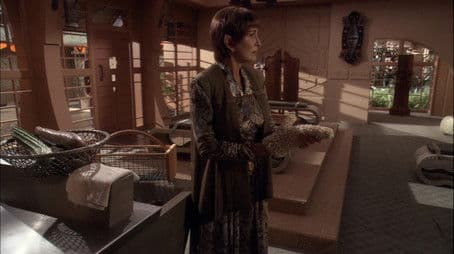 Extended Scenes: s04e03 - Home