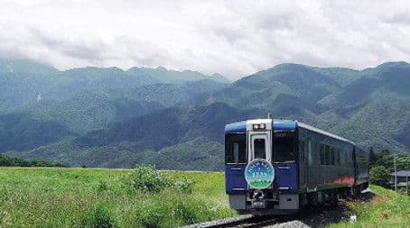 HIGH RAIL 1375: The Tourist Train That Touches New Heights