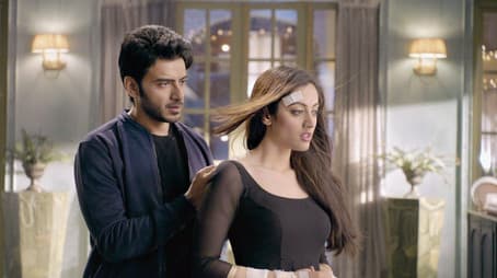 Aman Takes Care of Roshni