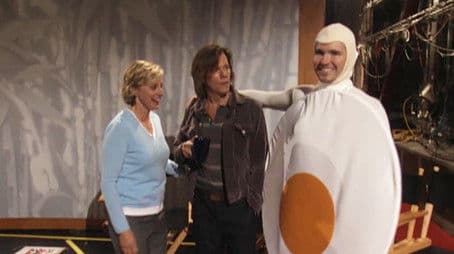 Kevin Bacon, Sara Rue