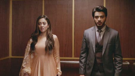 Aman, Roshni's Awkward Meeting