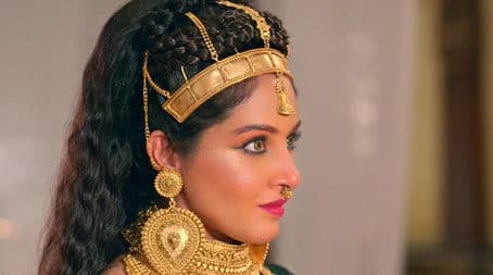 Sati chants Lord Shiva's mantras