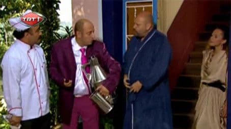 İllüzyon Nasıl ki Bir Göz Yanılsamasıysa, Aşk da Bir Gönül Yanılsamasıdır