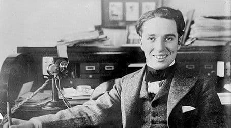The Unknown Chaplin (1)