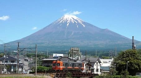 Gakunan Electric Train: A New Outlook in the Foothills of Mt. Fuji