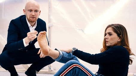 To pat with two feet