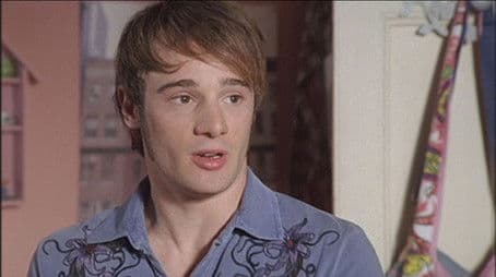 Neighbors, too close / We need a friend