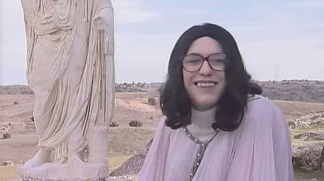 Presentado por Nana Moskouri y Demis Russos