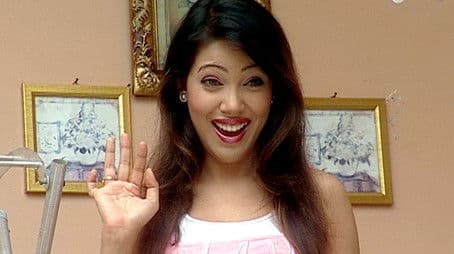 Daya Intervenes The Session