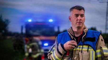 Motorcyclist without protective clothing crashes