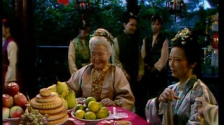 Strange Omen Occurs at Night Banquet