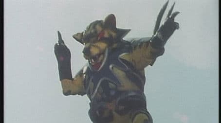 The Beauty's Cries That Cut through the Night! Ghost Carriage in the Fog