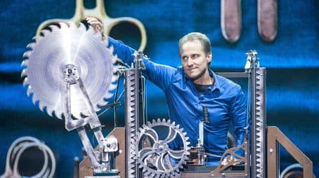 Penn & Teller and a Mind Reading Chicken