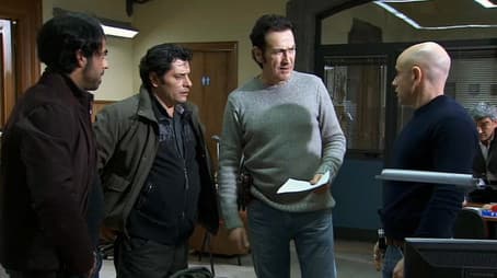 Try to obey / He wins this hand