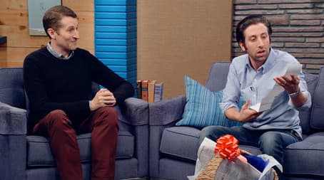 Simon Helberg wears a Sky Blue Button Down and Jeans