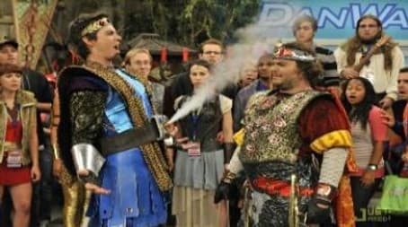 iStart a Fan War (2)